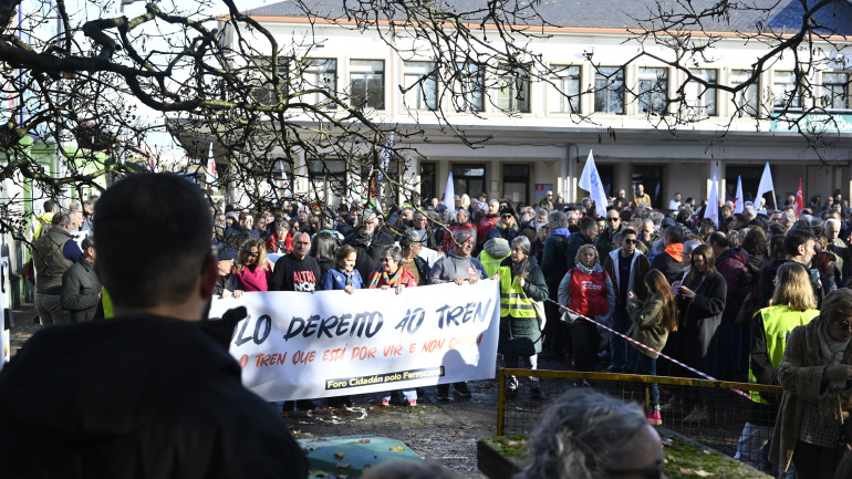 Manifestación Polo dereito ao tren
